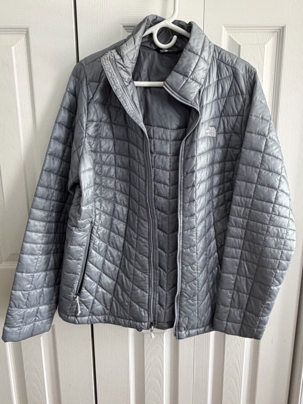 The North Face Women’s Silver Quilted Insulated Puffer Jacket